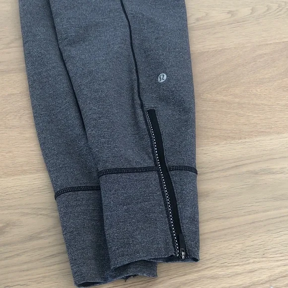 Rare Lululemon Fresh Tracks Pant II (W5AMFS) Luxtreme in Heathered Black, Size 6 - Picture 10 of 17